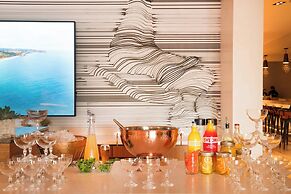 Renaissance Newport Beach Hotel