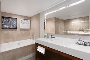 Renaissance Newport Beach Hotel