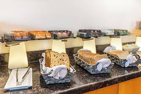 Atrium Hotel Vancouver