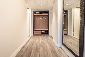 Atrium Hotel Vancouver