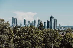 Atrium Hotel Vancouver