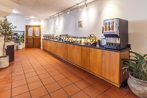 Atrium Hotel Vancouver