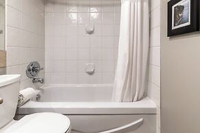 Atrium Hotel Vancouver