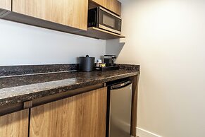 Atrium Hotel Vancouver