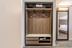 Atrium Hotel Vancouver