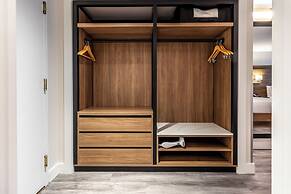 Atrium Hotel Vancouver