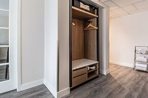 Atrium Hotel Vancouver