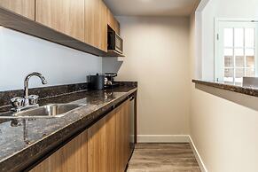 Atrium Hotel Vancouver