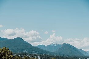 Atrium Hotel Vancouver