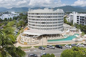 DoubleTree by Hilton Hotel Cairns