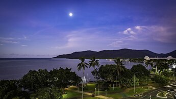 DoubleTree by Hilton Hotel Cairns