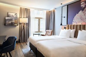 Radisson Blu Royal Garden Hotel