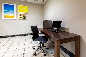 Days Inn by Wyndham Sandusky / Cedar Point