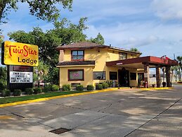 Twin Star Lodge