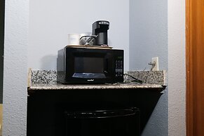 Baymont by Wyndham Flint Airport North