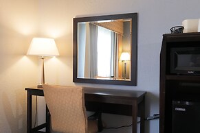 Baymont by Wyndham Flint Airport North