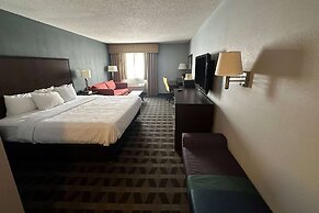 Baymont by Wyndham Flint Airport North