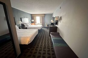 Baymont by Wyndham Flint Airport North