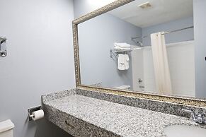 Baymont by Wyndham Flint Airport North