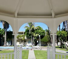 Golden Sails Hotel
