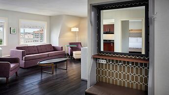 Holiday Inn Ottawa Dwtn - Parliament Hill by IHG