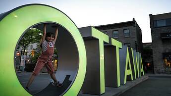 Holiday Inn Ottawa Dwtn - Parliament Hill by IHG