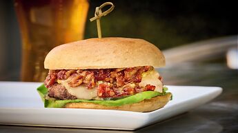 Holiday Inn Ottawa Dwtn - Parliament Hill by IHG