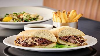 Holiday Inn Ottawa Dwtn - Parliament Hill by IHG