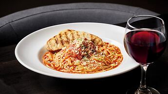 Holiday Inn Ottawa Dwtn - Parliament Hill by IHG