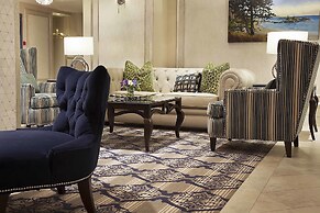 Chateau Victoria Hotel and Suites