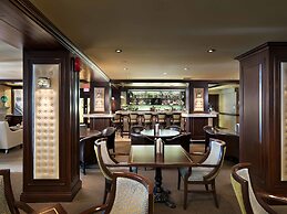 Chateau Victoria Hotel and Suites