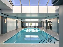 Chateau Victoria Hotel and Suites