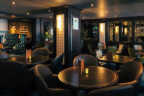 Chateau Victoria Hotel and Suites