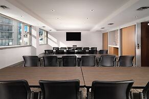 Chateau Victoria Hotel and Suites