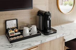 Chateau Victoria Hotel and Suites