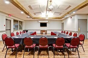 Travelodge by Wyndham Grande Prairie