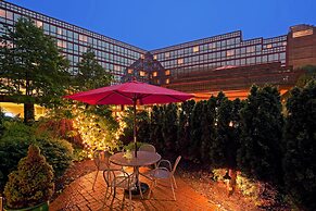 LaGuardia Plaza Hotel