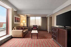 LaGuardia Plaza Hotel