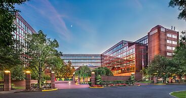 LaGuardia Plaza Hotel