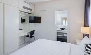 Best Western Regency Suites