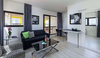 Best Western Regency Suites