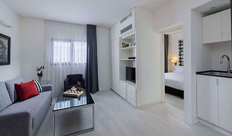 Best Western Regency Suites