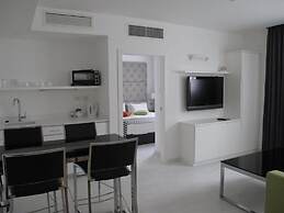 Best Western Regency Suites