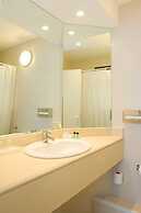 Best Western Regency Suites