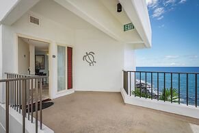Royal Sea Cliff Kona by OUTRIGGER