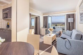 Everness Hotel & Resort