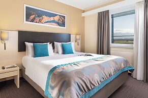 Everness Hotel & Resort
