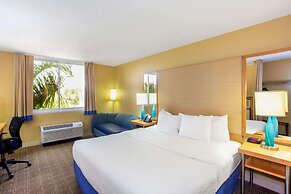 La Quinta Inn & Suites by Wyndham Sarasota Downtown
