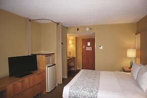 La Quinta Inn & Suites by Wyndham Sarasota Downtown
