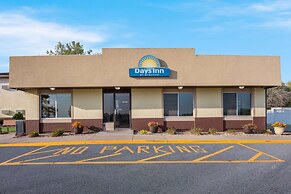Days Inn by Wyndham Newton